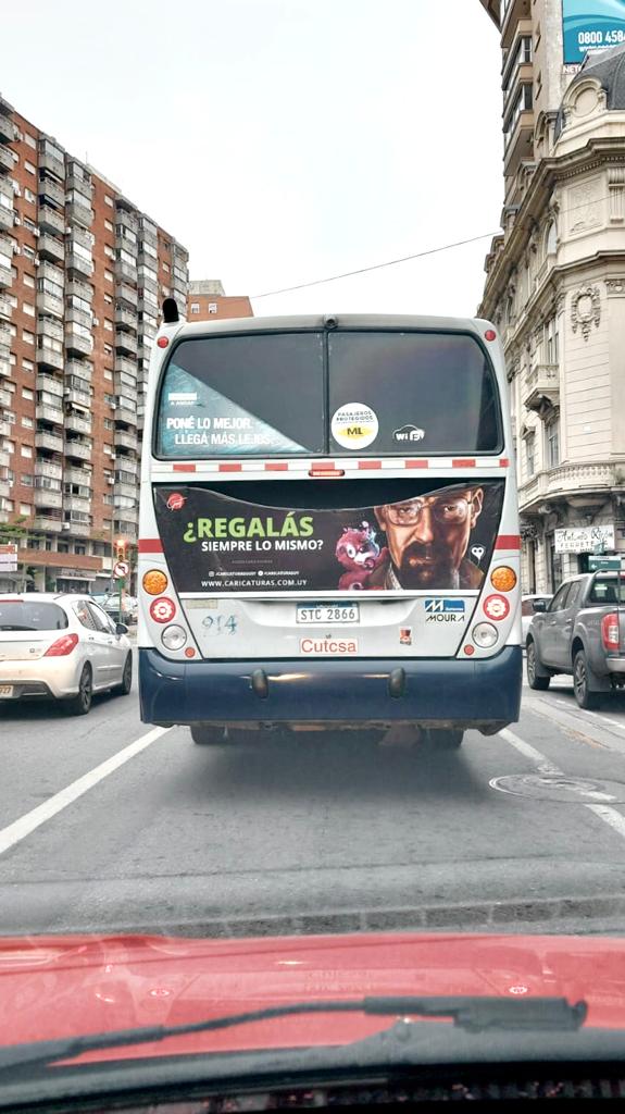 Walter White omnibus I caricaturas Uruguay